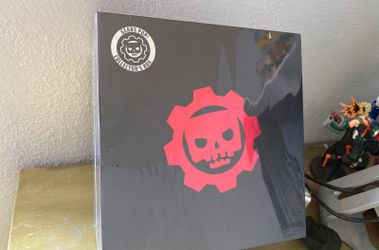 Gears of war collectors edition, sealed, brand new