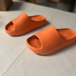 Adidas Yeezy Slides Size 10