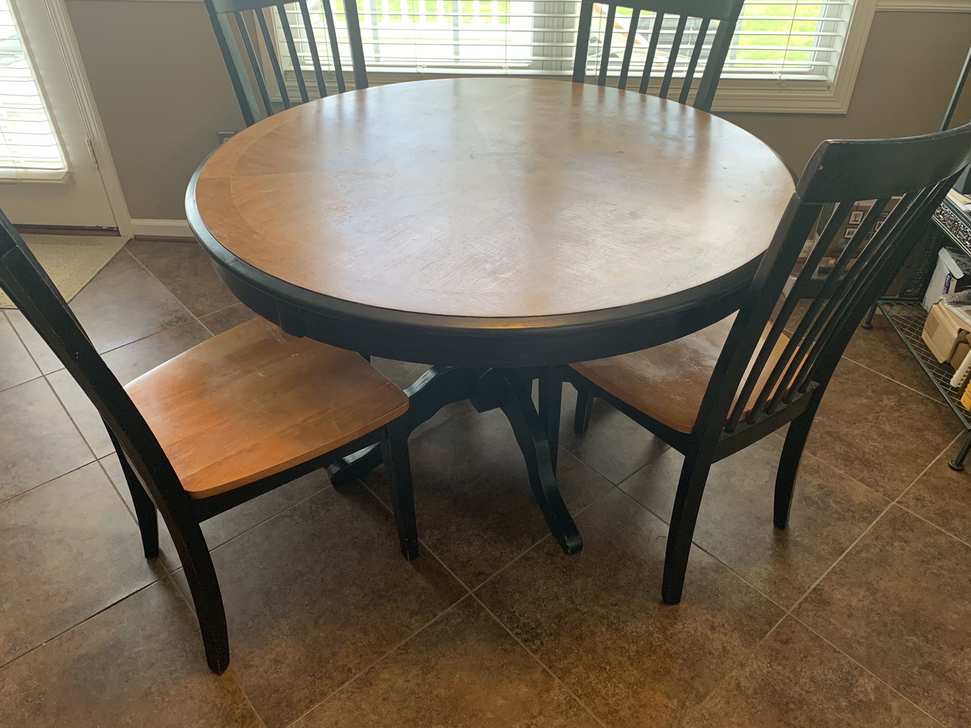 Kitchen table / Good deal $150 !!