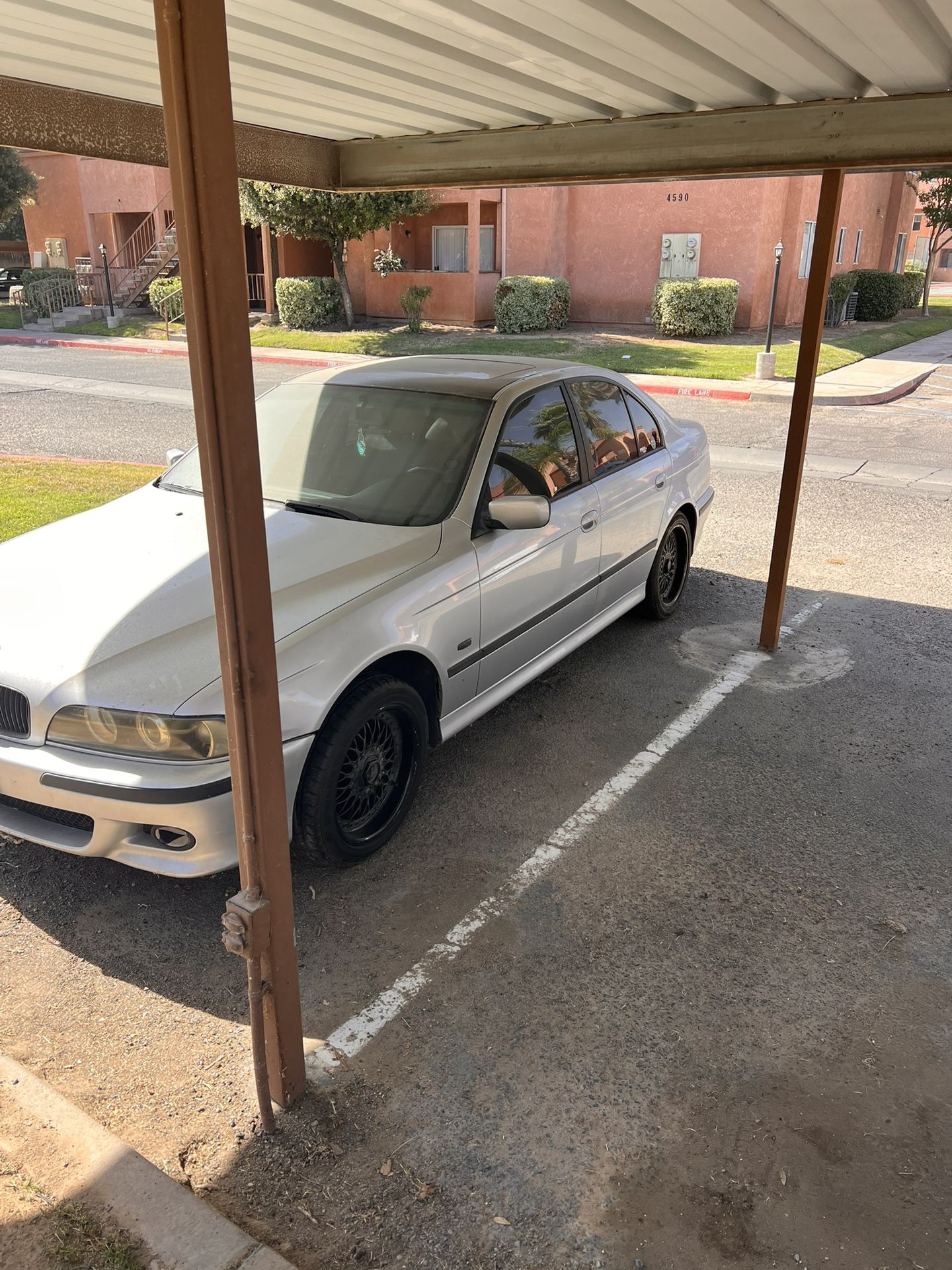 2000 BMW 528i