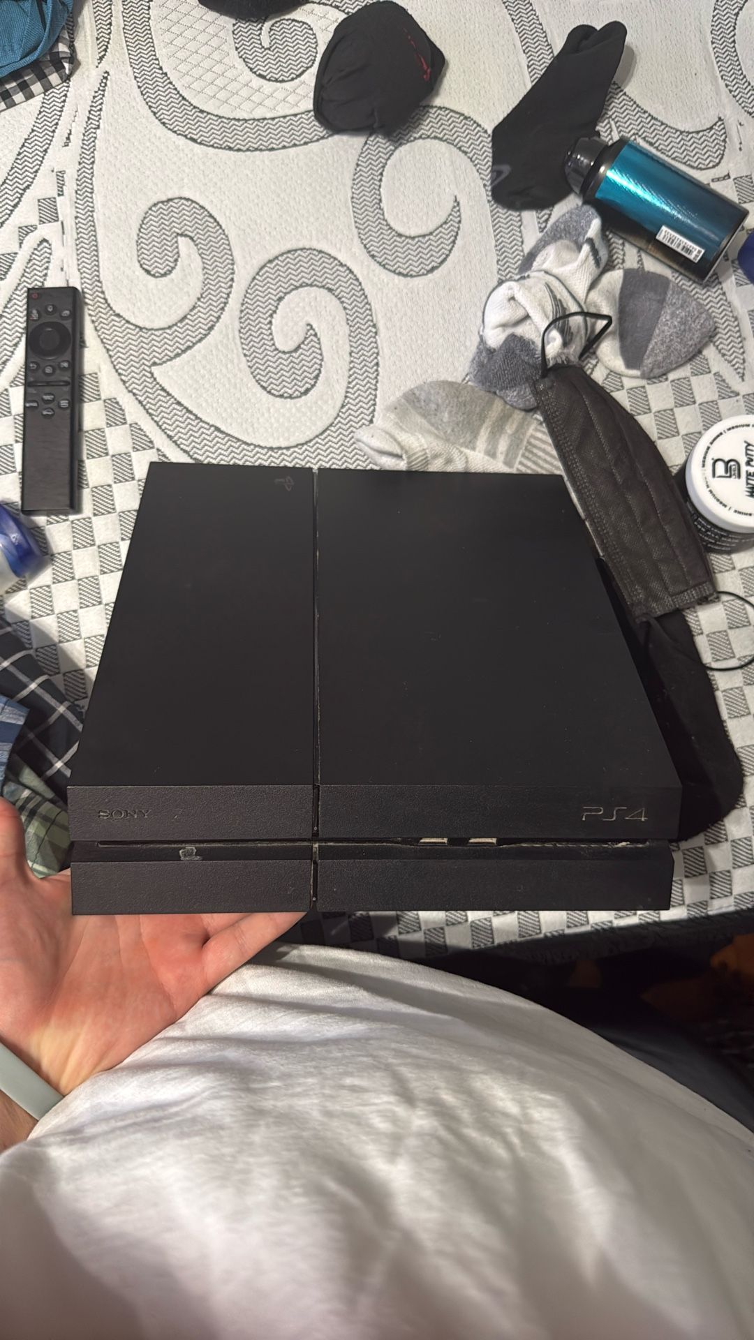 PS4 With 2 Controller