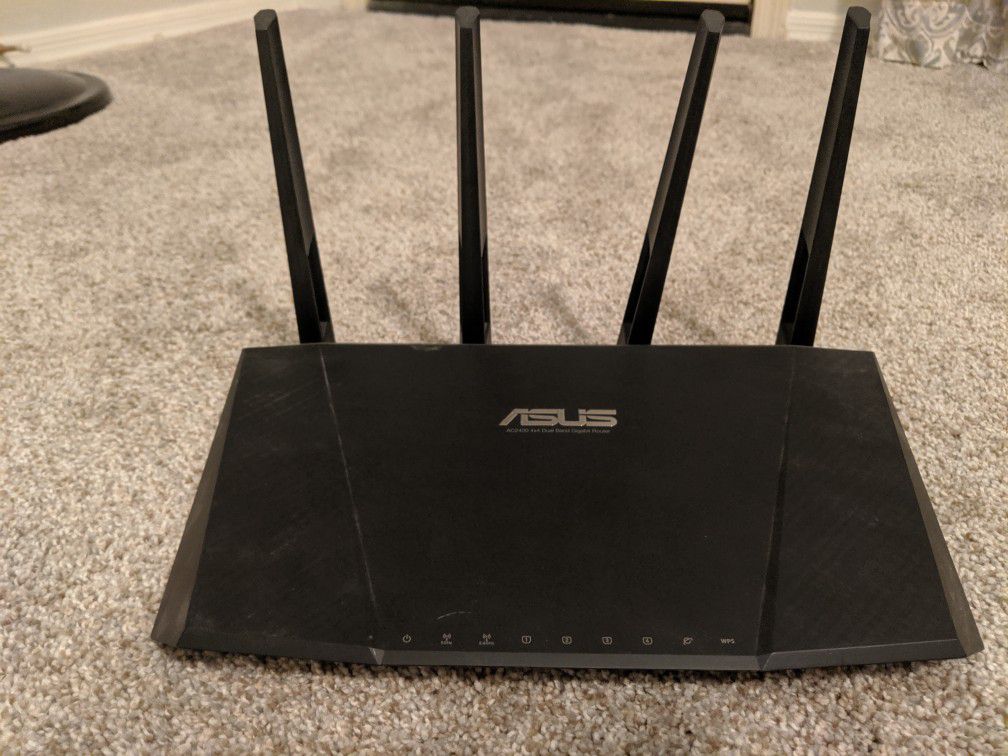 ASUS AC2400 4x4 Dual Band Gigabit Wireless Router.