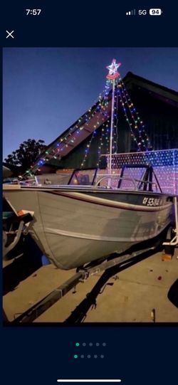 18 foot fishing boat with lobster traps