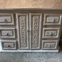 Dresser/ Buffet Cabinet/ Tv Console