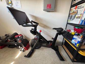 Like-New 2023 Peloton Bike Plus, ~16 Rides, Menifee
