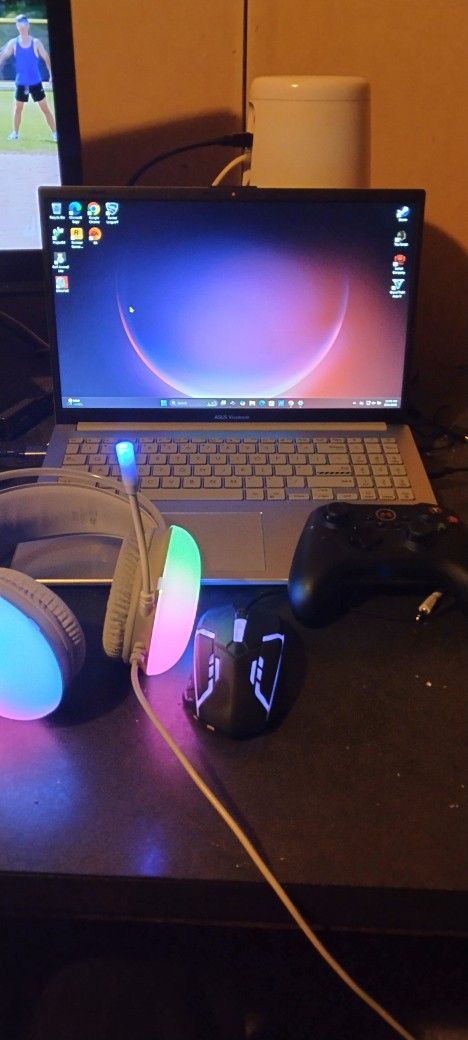 Asus Viviobook Go 15 Gaming Laptop Bundle