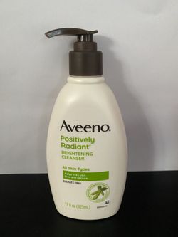 Aveeno Positively Radiant® BRIGHTENING CLEANSER