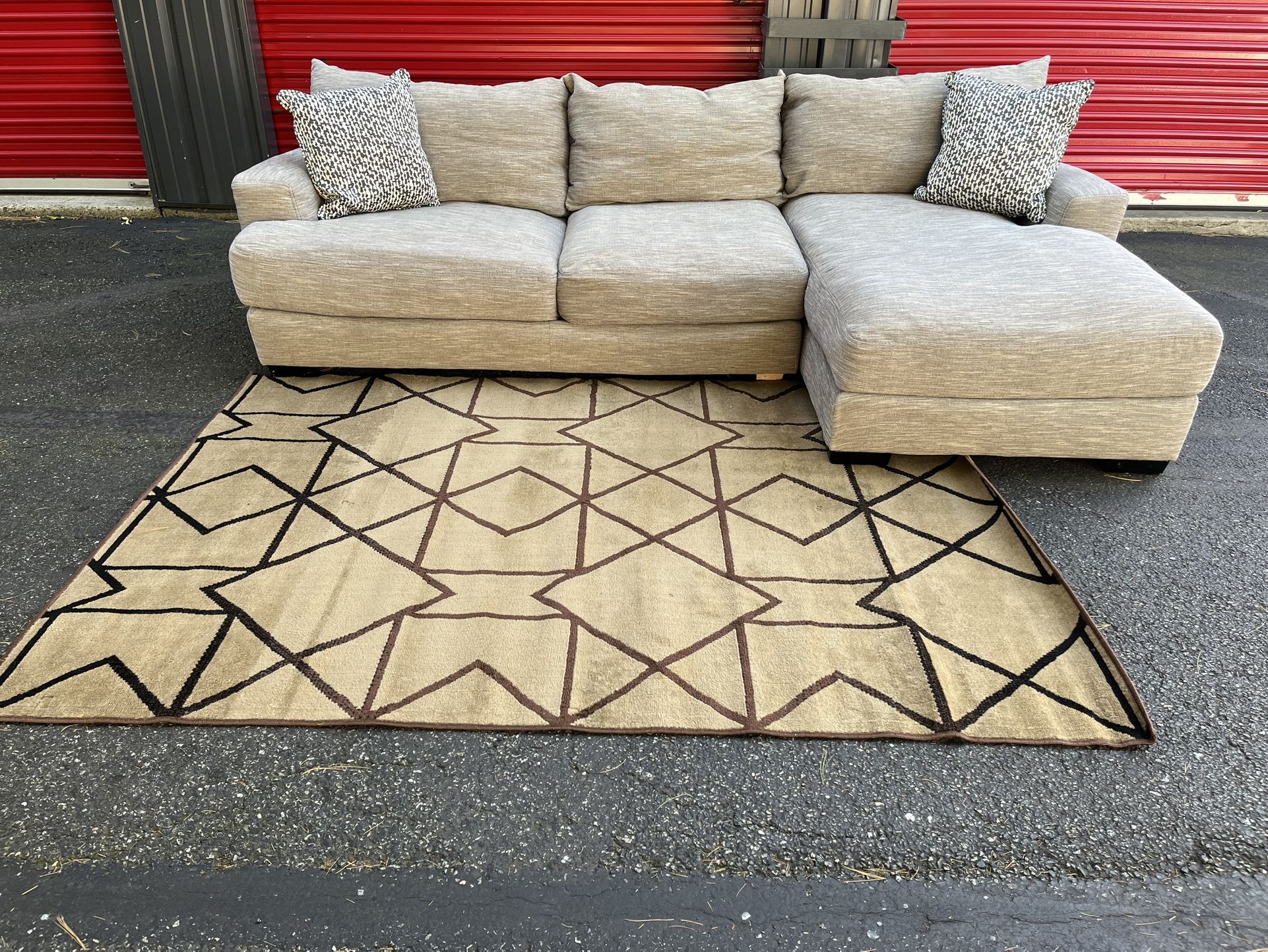 Sectional Couch!! Raymour & Flanigan!!Delivery Available π!! Dimensions: 111β Length x 28β Height x 43β Depth ( 64βDepth Chaise)