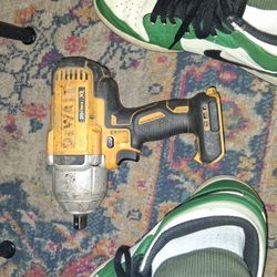 Dewalt 20 Volt Max Xr 1/2 In Brushless Impact With 20v 60volt Max Flex Volt Battery
