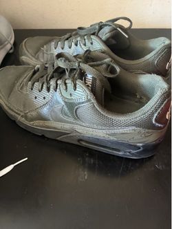 Men’s Nike sneakers