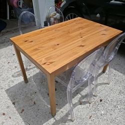 Small dining table w clear chairs