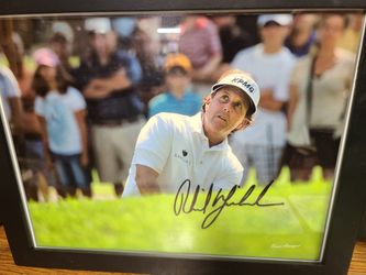8 X 10 Photo Signed Phil Mickelson 