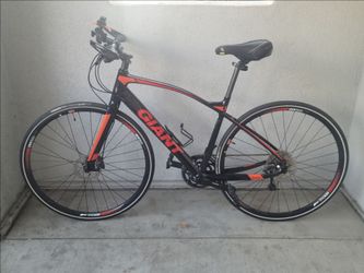 2018 Giant FastRoad (All-Aluxx Aluminum) – High-Performance Hybrid / Fitness Bike