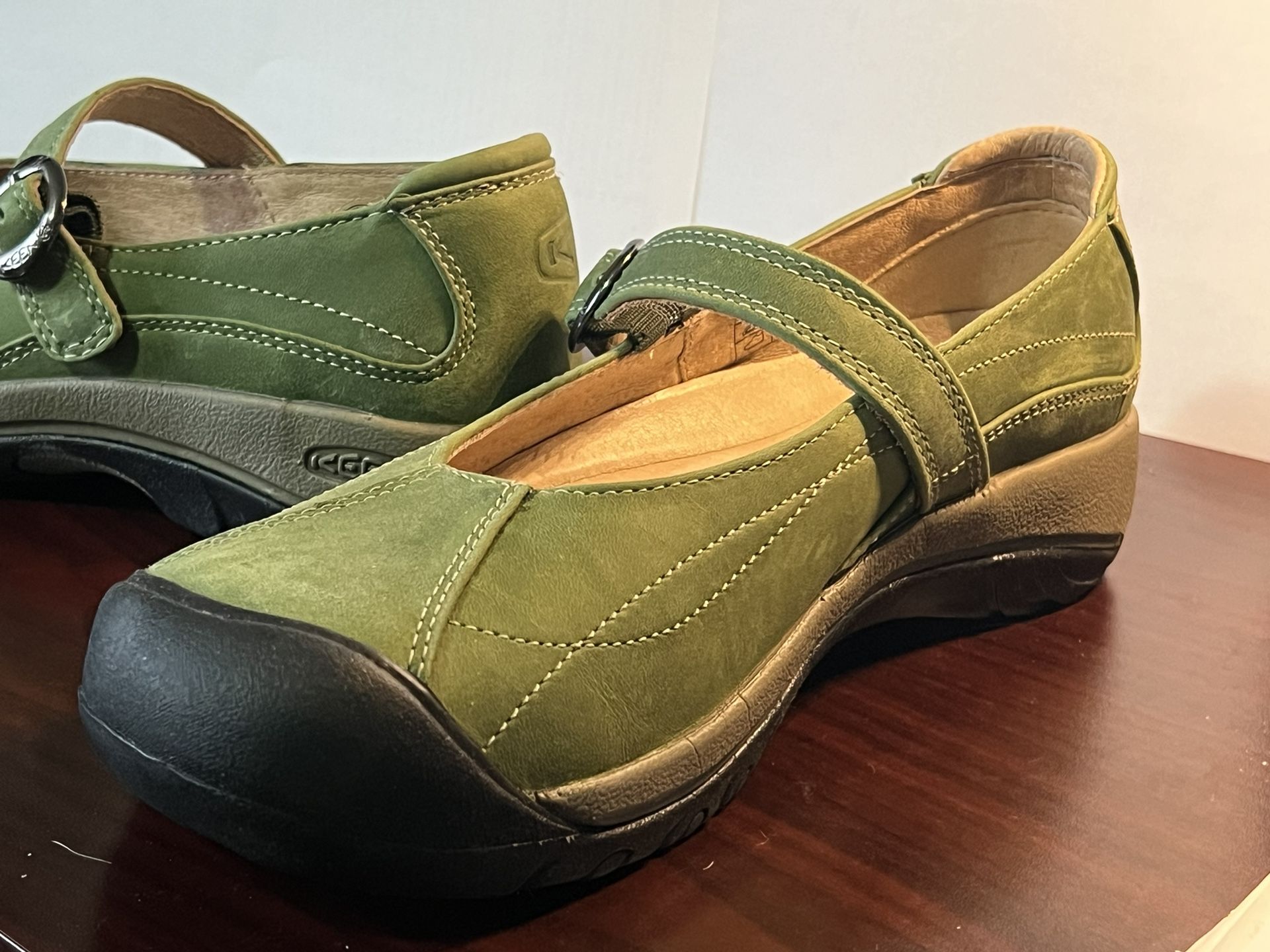 Keen Mary Janes Women Size 9.5 New!