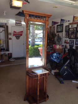 Pulaski hall table coat/hat rack with mirror