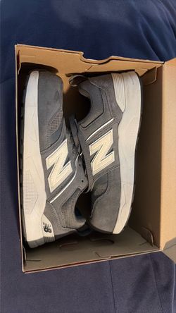 Size 7 New Balance Industrial Gray Suede Low-Top Sneakers Comp Toe