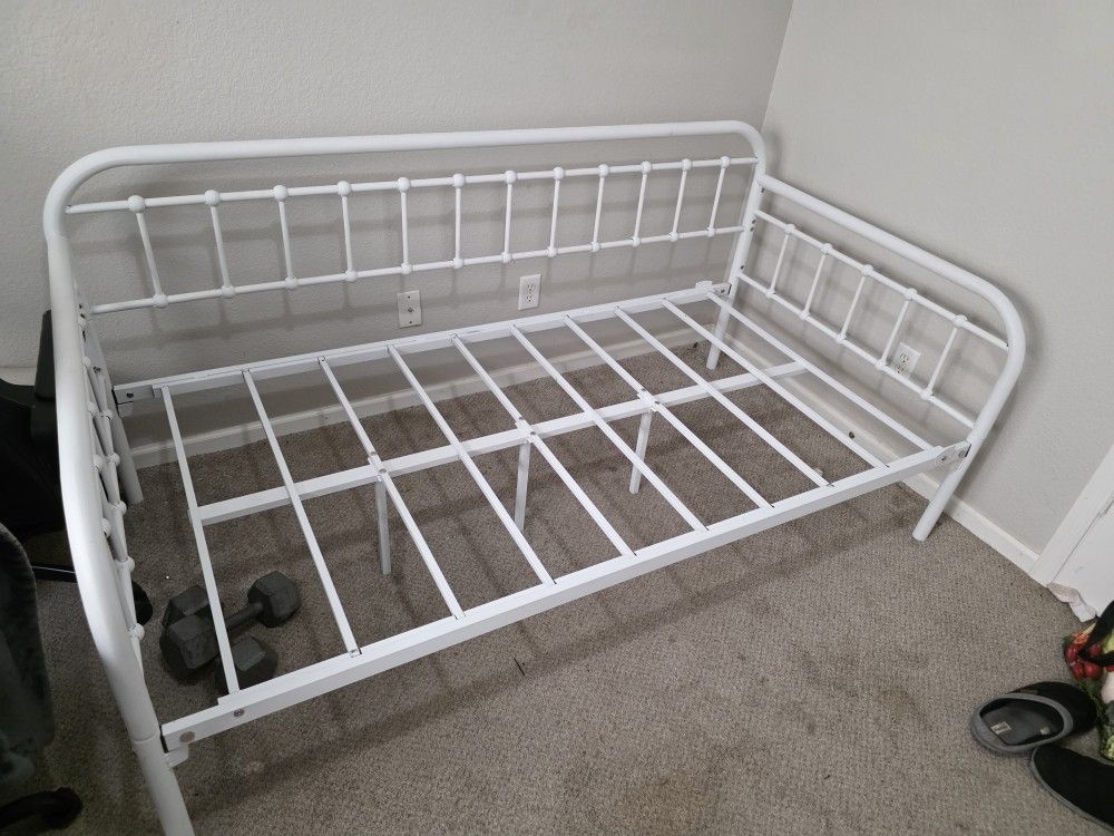 Twin Bed Frame (White) 
