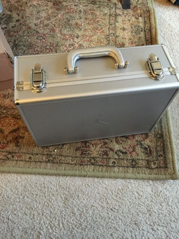 Nike air Jordan 17 brief case