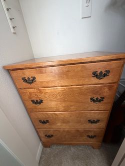 Vintage 6-Drawer Solid Wood Chest of Drawers / Tall Dresser – Warm Cherry Finish