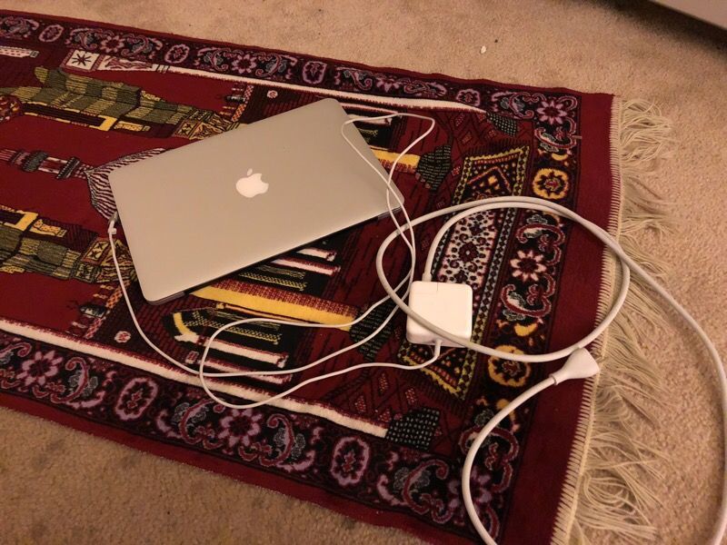 Macbook Pro 13 in 2015 + Apple Air Pods