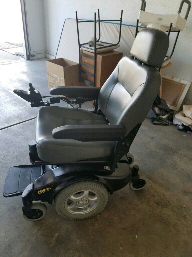 Motorized wheelchair Pronto