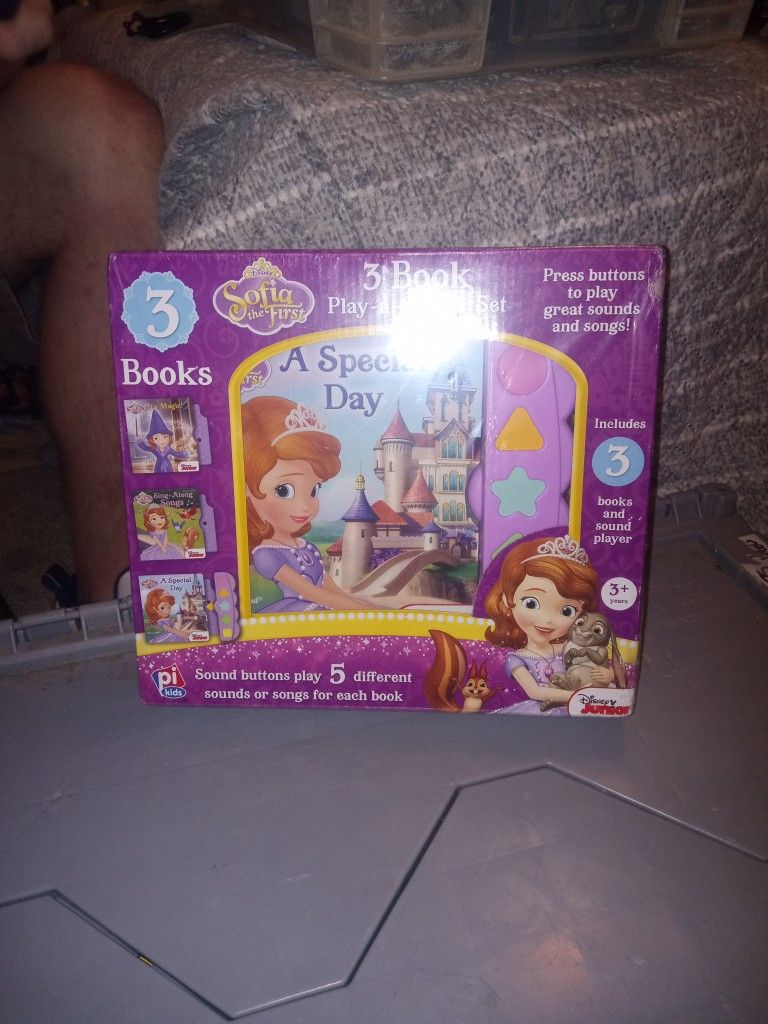 Sofia The First Play A Sound Book Set