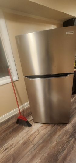Frigidaire Fridge