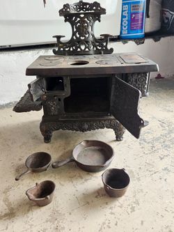 Antique "Triumph Range" Cast Iron Salesman's Sample Stove — 16"×18" — Kenton Ohio c.1890 — 5 Accessories Included