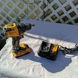 DEWALT ATOMIC 20V MAX Cordless Brushless Compact 1/2 in. Drill/Driver with