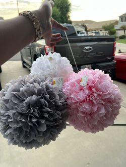 Decorative flower balls 