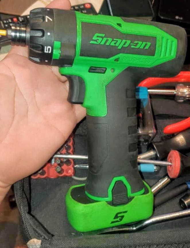 Snap-On usa tools 14.4volt 1/4in brusless screwdriver ((tool& 2.5Ah Battery)) 🔸️Like—New🔸️