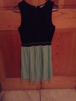 Size 9 Black & Blue dress
