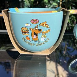 SCOOBY-DOO CERAMIC BOWL WITH WOODEN CHOPSTICKS NEW - 20 OZ.