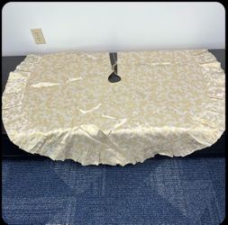 Elegant Gold & Cream Tree Skirt Round