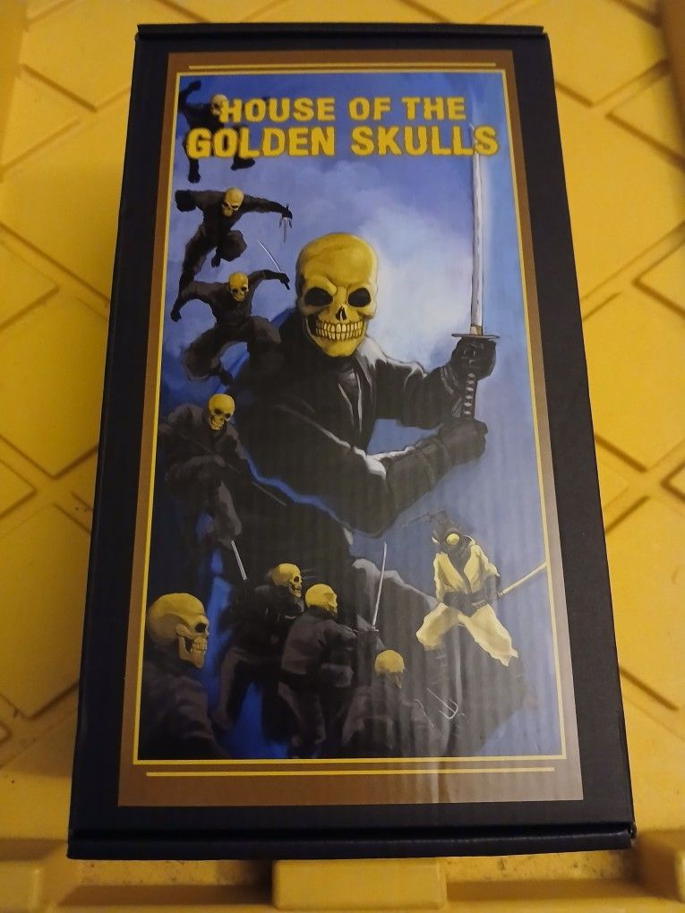 Mezco House Of The Golden Skulls