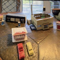 Welcome To Bustling Downtown PLASTICVILLE!!