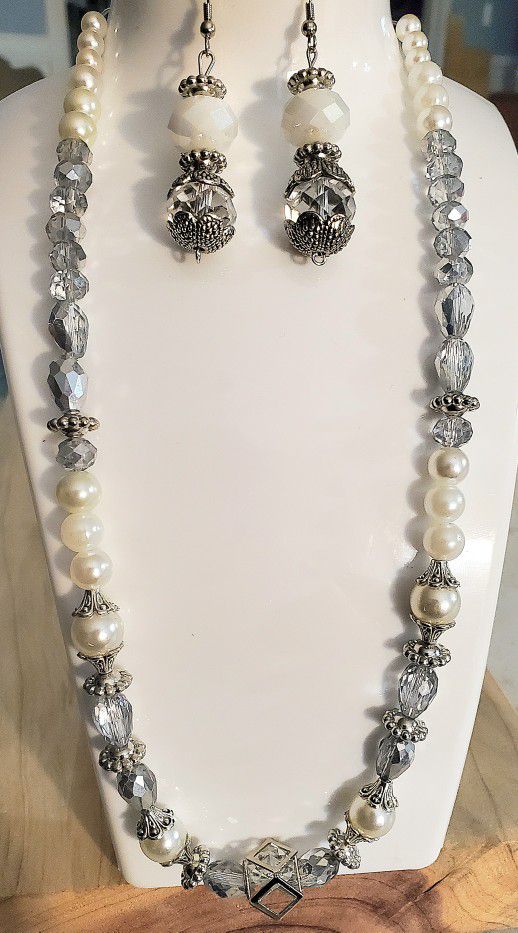 Handmade Glass Bead  Necklace, Bracelet,  & Earring  Set.