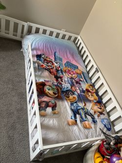 Twin floor bed & mattess