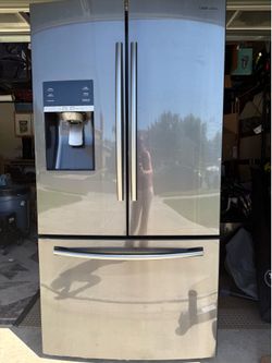 Samsung 28 Cu. Ft. French Door Refrigerator – Black Stainless Steel