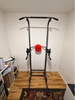 Pull Up Bar (Disassembled and Ready to Go!)
