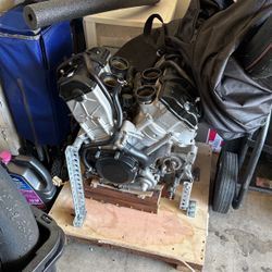 2020 Aprilia RSV4 Engine