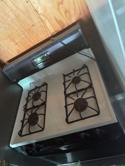 GE 4-Burner Gas Range Stove White/Black , Oven with stove