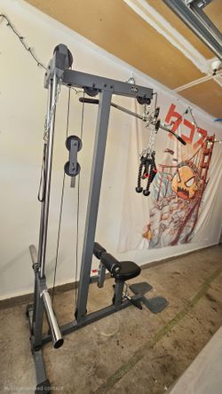 Lat Pulldown & Row Station (Plate Loaded)(Includes Attachments)! $250.00 OBO