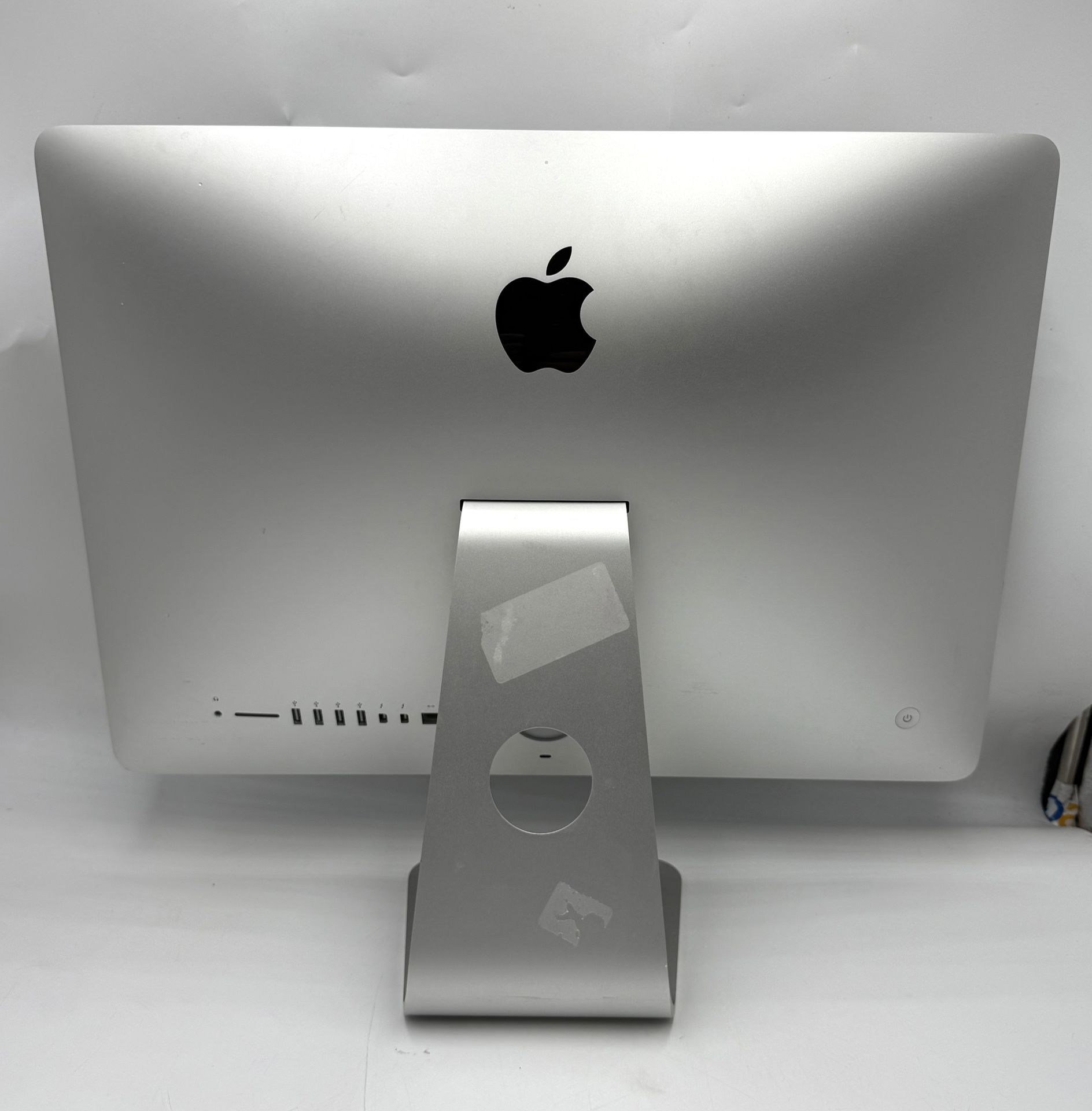 Apple iMac 21.5” (Late 2013) Intel Core i5 / 8GB RAM / 1TB HDD No