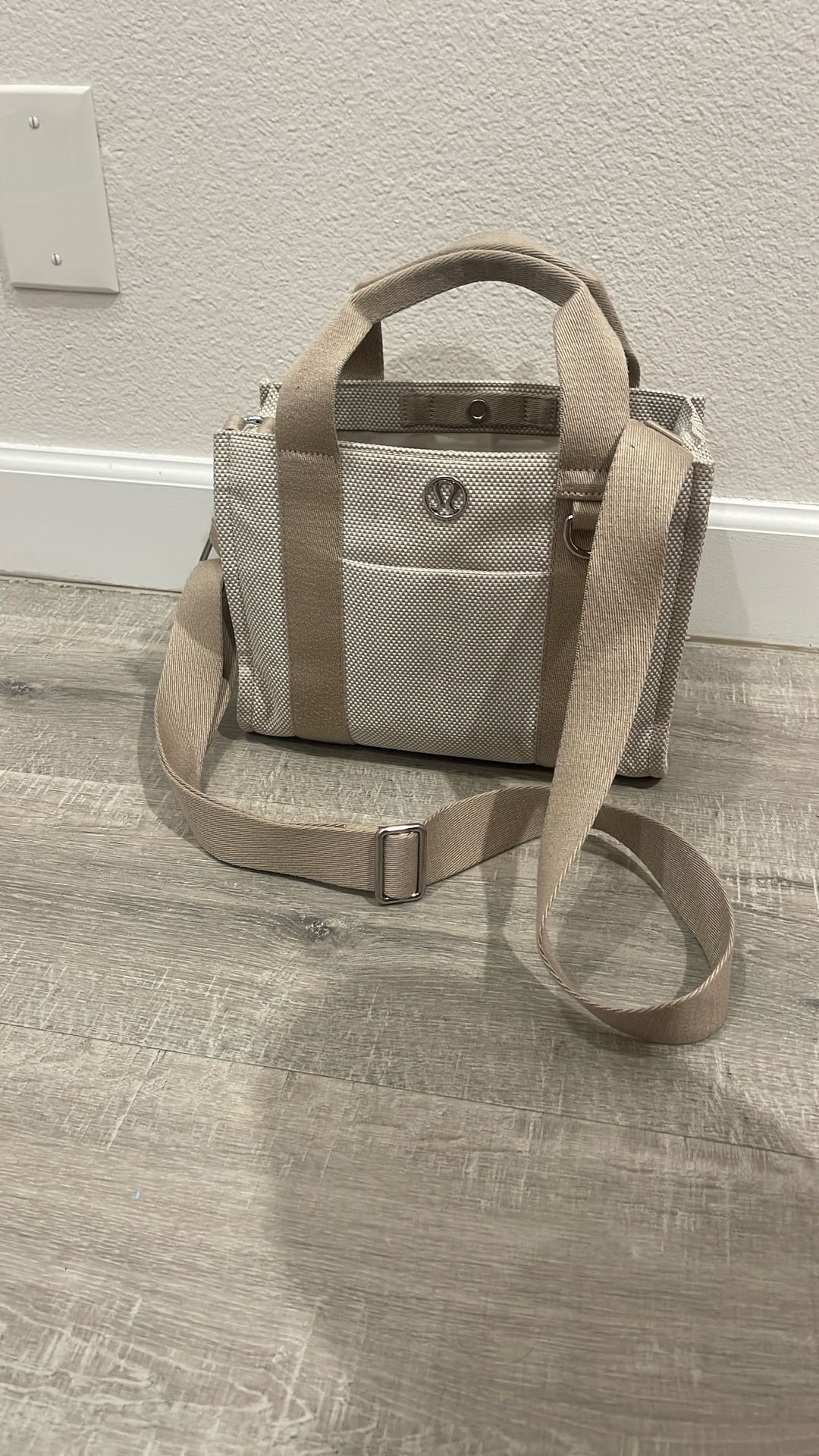 Lululemon Everyday Crossbody Tote Bag – Beige/Cream