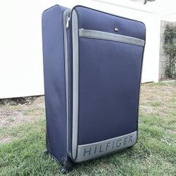 Large, Lightweight, 4-wheel, Tommy Hilfiger Suitcase