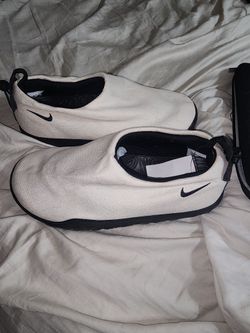 Nike ACG Air Moc
Summit White Black