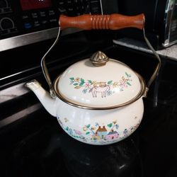Vintage Heartland Teapot