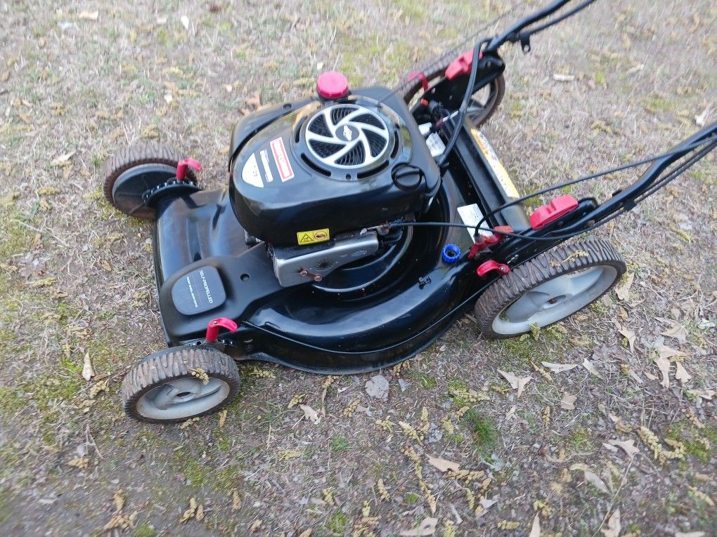 Craftsman SELF PROPELLED Platinum Ez Walk 190 Cc 22 Multic cut 2600 Rpm for Sale in Piedmont SC OfferUp