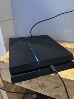 PlayStation 4 with games